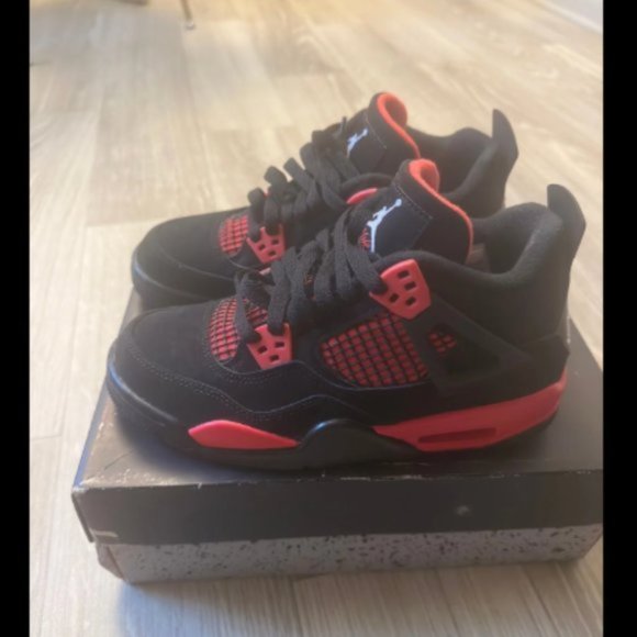 Jordan 4 Red Thunder Size 9.5 Gs New main image 6
